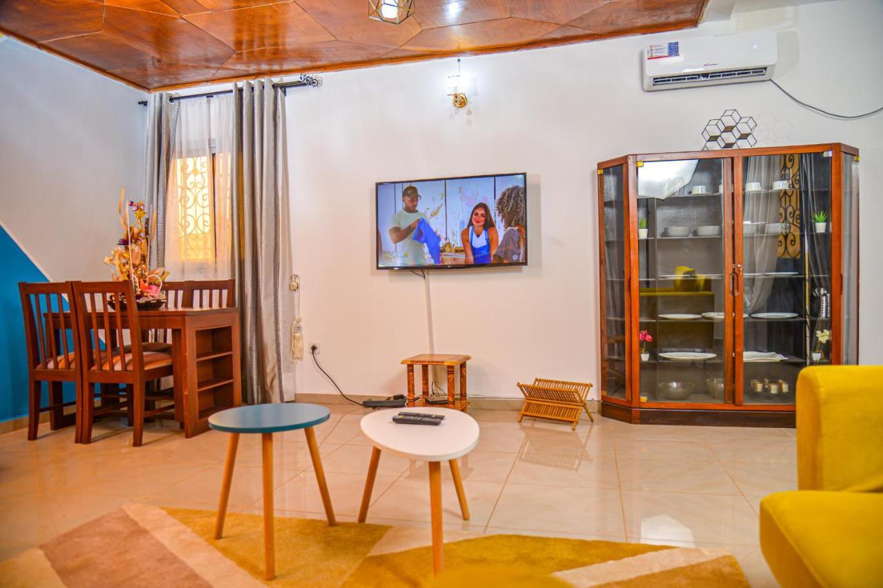 Appartement Meuble 2 Chambres Avec Salle De Bain - 1 Salon - 1E Cuisine - La Concorde - Quartier Nkomkana Yaounde Bagian luar foto
