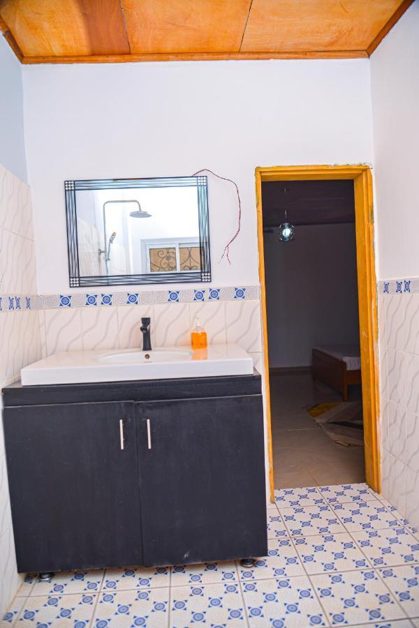 Appartement Meuble 2 Chambres Avec Salle De Bain - 1 Salon - 1E Cuisine - La Concorde - Quartier Nkomkana Yaounde Bagian luar foto