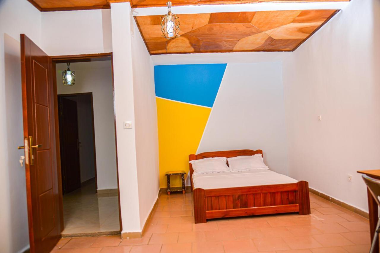 Appartement Meuble 2 Chambres Avec Salle De Bain - 1 Salon - 1E Cuisine - La Concorde - Quartier Nkomkana Yaounde Bagian luar foto