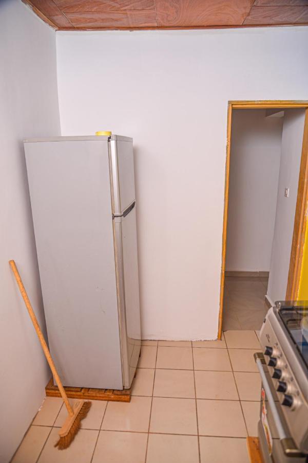 Appartement Meuble 2 Chambres Avec Salle De Bain - 1 Salon - 1E Cuisine - La Concorde - Quartier Nkomkana Yaounde Bagian luar foto